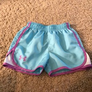 Girl’s UA running shorts, size 6